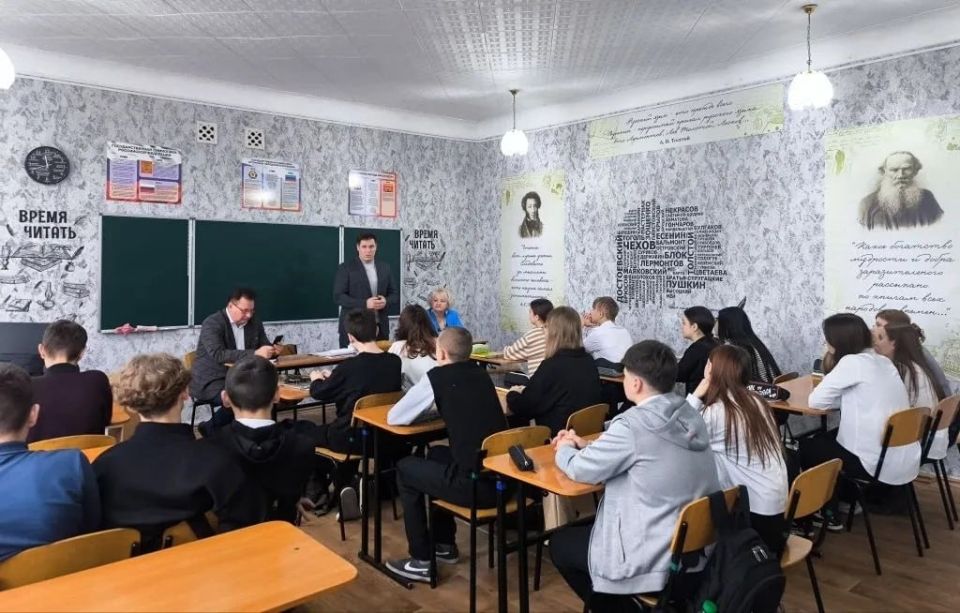 В Краснодоне прошел XII Фестиваль-конкурс поэзии «Муза Новороссии» В Краснодоне прошел XII Фестиваль-конкурс поэзии «Муза Новороссии»
