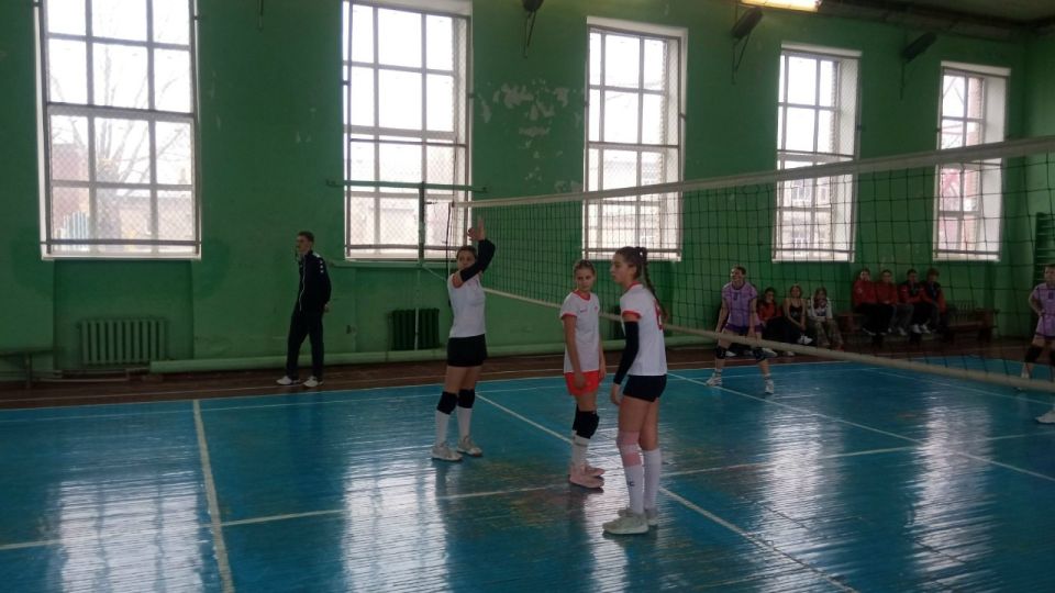 Команда Лутугинской спортивной школы забрала золото на Республиканском турнире по волейболу Команда Лутугинской спортивной школы забрала золото на Республиканском турнире по волейболу