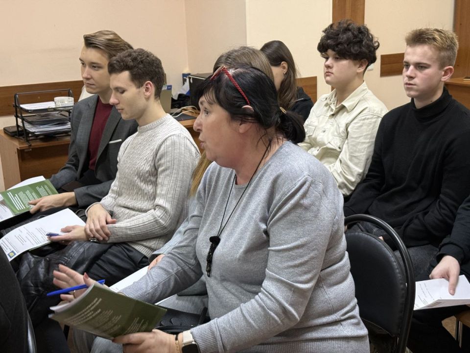 Галина Дуброва: В Луганском региональном отделении ЛДПР в рамках проекта «Открытый диалог с ЛДПР» состоялся круглый стол на тему: «Региональная экономика Луганской Народной Республики: вызовы восстановления и пути роста» Галина Дуброва: В Луганском региональном отделении ЛДПР в рамках проекта «Открытый диалог с ЛДПР» состоялся круглый стол на тему: «Региональная экономика Луганской Народной Республики: вызовы восстановления и пути роста»