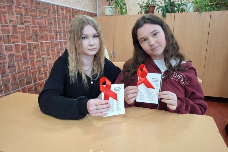 Свердловчане присоединились к тематической акции «СПИД: что мы знаем о тебе» Свердловчане присоединились к тематической акции «СПИД: что мы знаем о тебе»