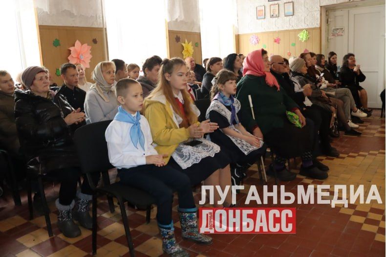 «Земский работник культуры» приехала из Кубани в Новоборовицы «Земский работник культуры» приехала из Кубани в Новоборовицы