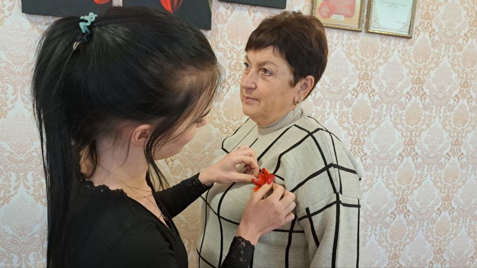 Акция «Красная ленточка» в поддержку Всемирного дня борьбы со СПИДом! Акция «Красная ленточка» в поддержку Всемирного дня борьбы со СПИДом!