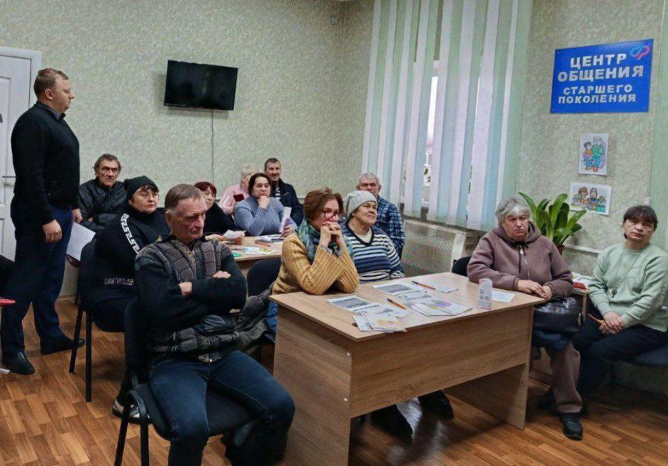 Обучение новому и любимые хобби объединяют посетителей центров общения старшего поколения ЛНР Обучение новому и любимые хобби объединяют посетителей центров общения старшего поколения ЛНР