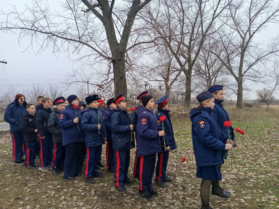 Почтим память героев. В предверии Дня неизвестного солдата — особенной даты, наполненной глубокими чувствами благодарности и уважения ко всем, кто отдал свою жизнь за свободу нашей Родины Почтим память героев. В предверии Дня неизвестного солдата — особенной даты, наполненной глубокими чувствами благодарности и уважения ко всем, кто отдал свою жизнь за свободу нашей Родины