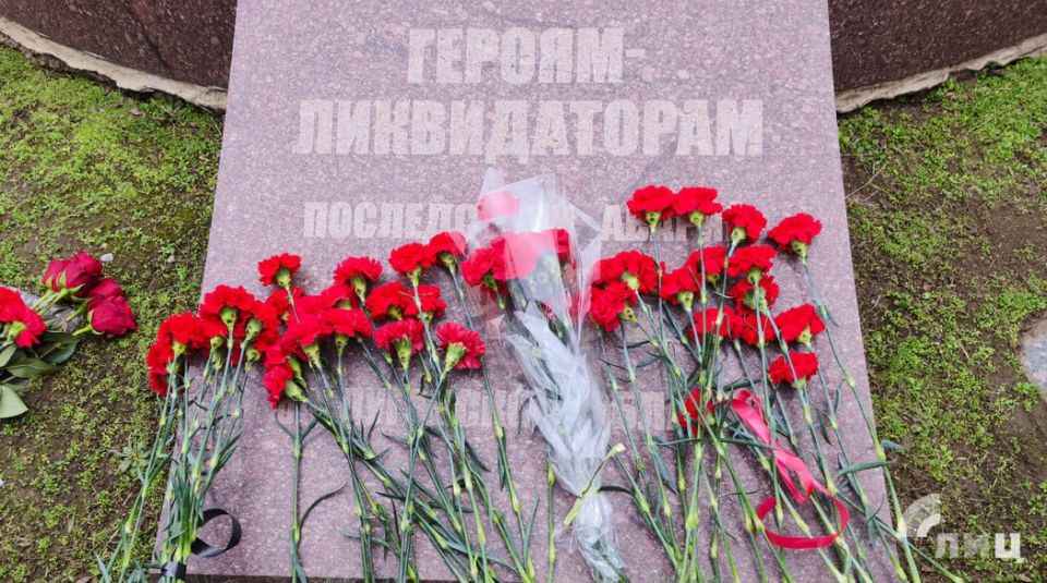 Луганчане почтили память ликвидаторов последствий аварии на ЧАЭС Луганчане почтили память ликвидаторов последствий аварии на ЧАЭС