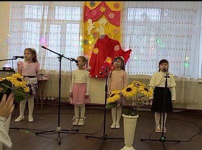 В Фабриченском сельском доме культуры состоялась музыкальная гостиная ко Дню матери «Песен славных достойны мамы» В Фабриченском сельском доме культуры состоялась музыкальная гостиная ко Дню матери «Песен славных достойны мамы»