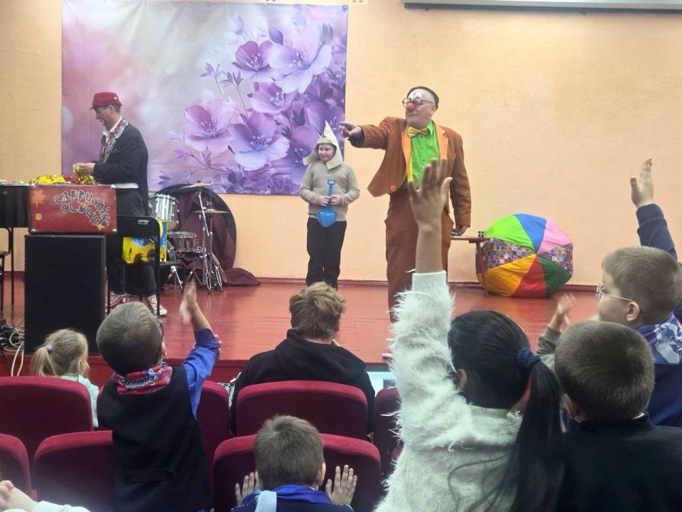 Сергей Колягин: Наш город посетил замечательный Театр маленькой комедии «Два Каппучино». Сергей Колягин: Наш город посетил замечательный Театр маленькой комедии «Два Каппучино».