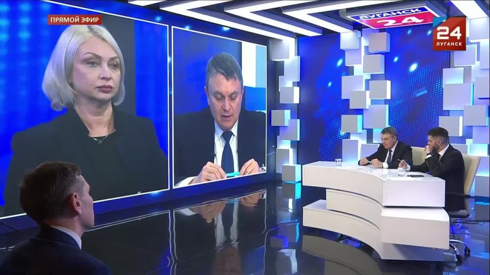 Леонид Пасечник поручил министру здравоохранения Наталии Пащенко отработать вопрос очередей в медучреждениях Республики