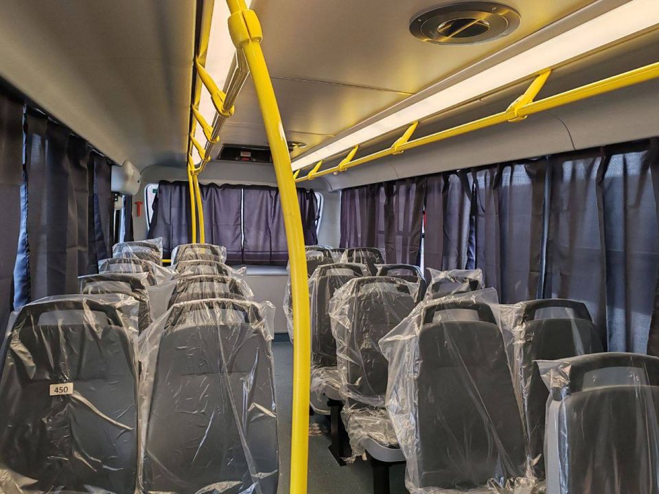 ЛНР в рамках программы социально-экономического развития получила еще одну партию новых автобусов среднего и малого классов, в том числе впервые — микроавтобусы для перевозки пассажиров с ограниченными возможностями ЛНР в рамках программы социально-экономического развития получила еще одну партию новых автобусов среднего и малого классов, в том числе впервые — микроавтобусы для перевозки пассажиров с ограниченными возможностями