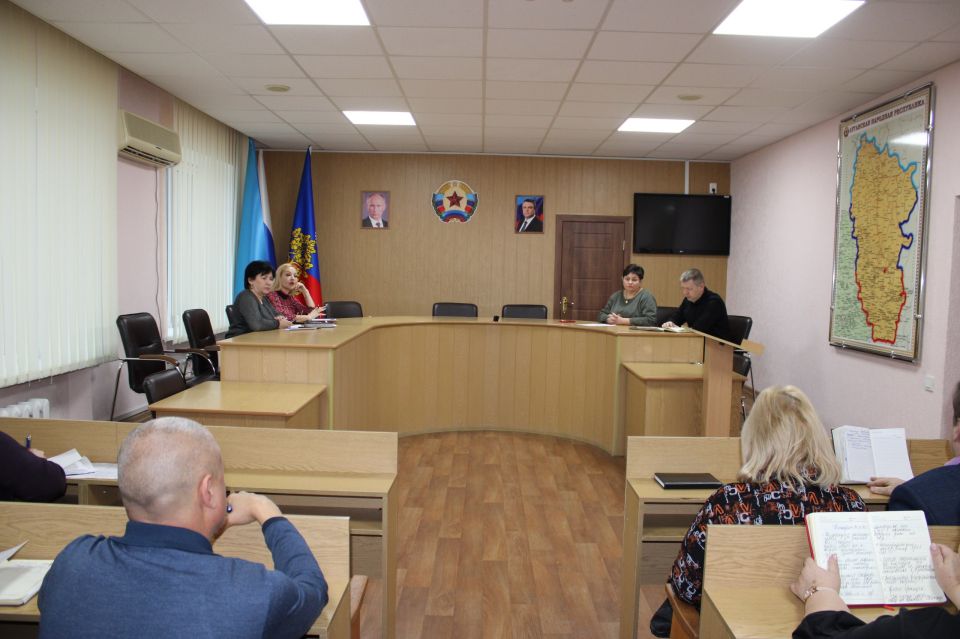 В Администрации городского округа город Ровеньки состоялась рабочая планерка с начальниками отделов и управлений Администрации городского округа В Администрации городского округа город Ровеньки состоялась рабочая планерка с начальниками отделов и управлений Администрации городского округа