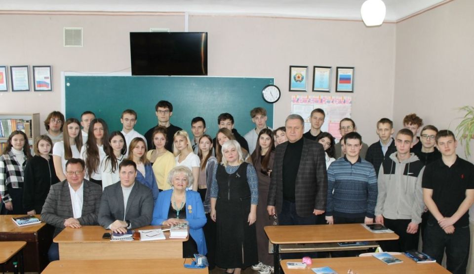 В Краснодоне прошел XII Фестиваль-конкурс поэзии «Муза Новороссии» В Краснодоне прошел XII Фестиваль-конкурс поэзии «Муза Новороссии»