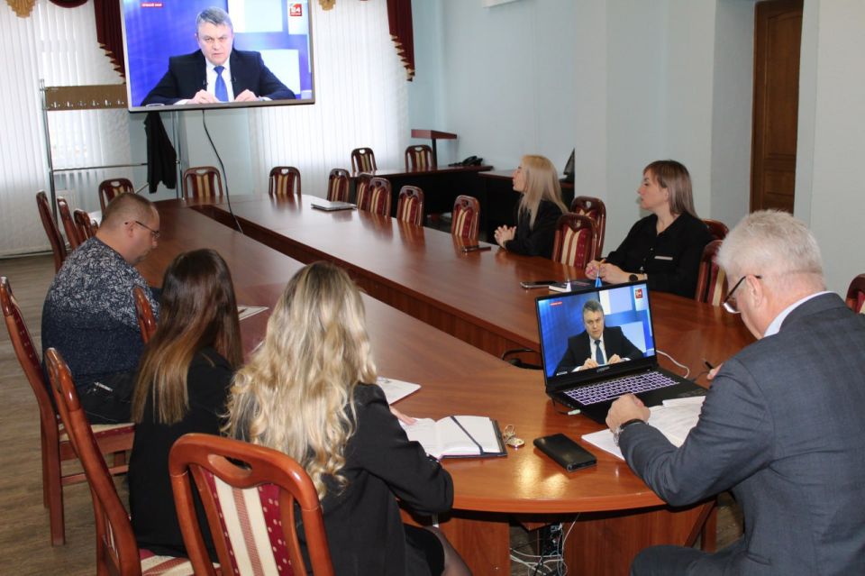 Сергей Козенко: Прямая линия с Главой Луганской Народной Республики Леонидом Ивановичем Пасечником стала важной площадкой для диалога власти и народа Сергей Козенко: Прямая линия с Главой Луганской Народной Республики Леонидом Ивановичем Пасечником стала важной площадкой для диалога власти и народа