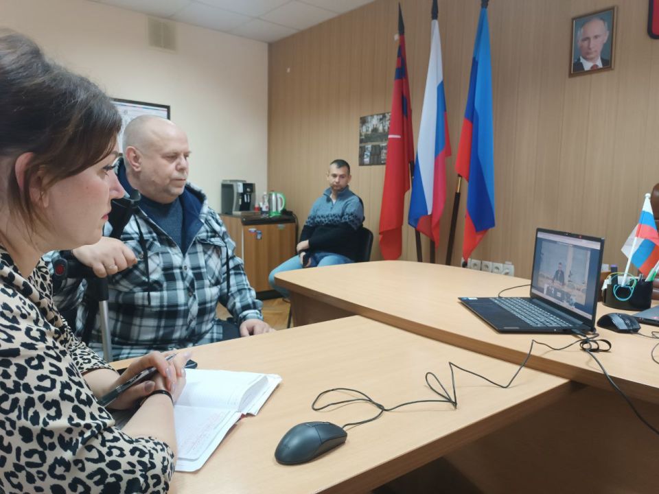Депутат Госдумы Алексей Волоцков ответил на вопросы жителей Станицы Луганской Депутат Госдумы Алексей Волоцков ответил на вопросы жителей Станицы Луганской