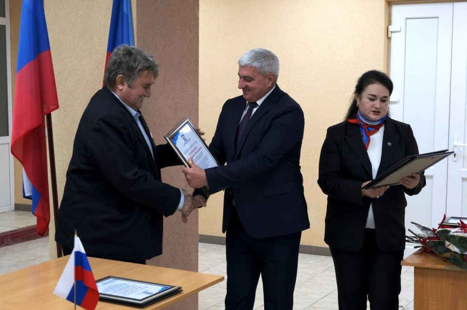 Сегодня в Беловодском муниципальном округе прошло очередное аппаратное совещание, на котором обсудили текущие вопросы развития муниципалитета и подвели итоги работы за прошедшую неделю