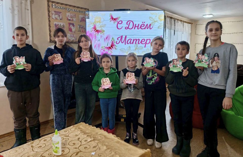 Мастер-классы ко Дню матери в Белокуракинском муниципальном округе Мастер-классы ко Дню матери в Белокуракинском муниципальном округе