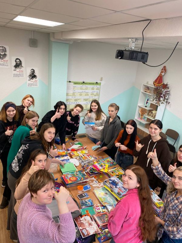 "Коробка храбрости": активисты, студенты и администрация дарят радость маленьким пациентам "Коробка храбрости": активисты, студенты и администрация дарят радость маленьким пациентам