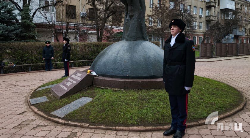 Луганчане почтили память ликвидаторов последствий аварии на ЧАЭС Луганчане почтили память ликвидаторов последствий аварии на ЧАЭС