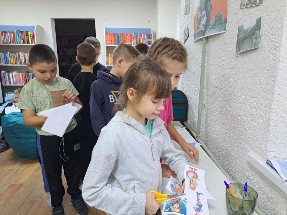 В Лутугинской библиотеке для детей завершилась акция «Мамочка моя, я читаю для тебя» В Лутугинской библиотеке для детей завершилась акция «Мамочка моя, я читаю для тебя»