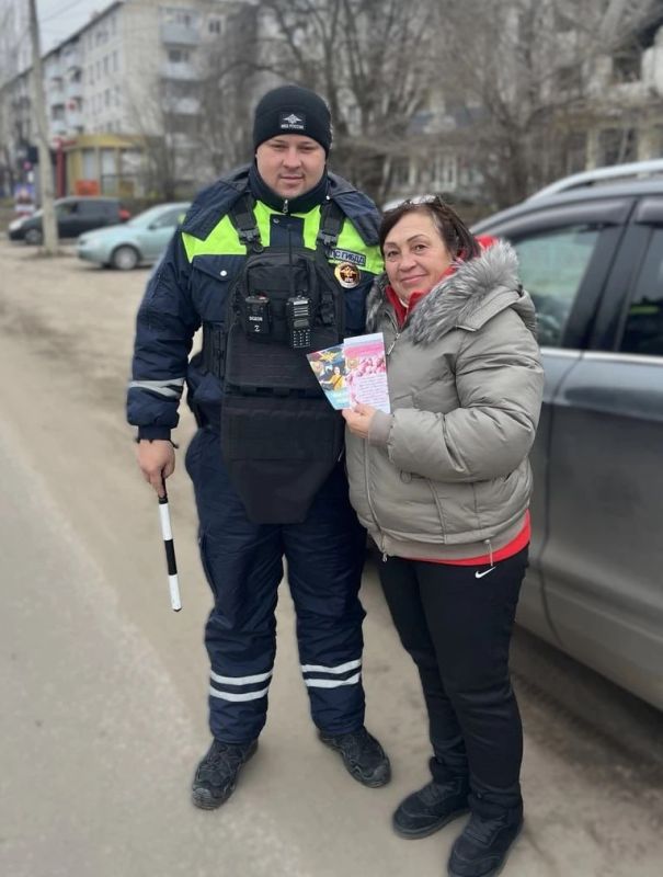 111Дорожные полицейские Рубежного провели акцию «Моя мама за рулём» 111Дорожные полицейские Рубежного провели акцию «Моя мама за рулём»
