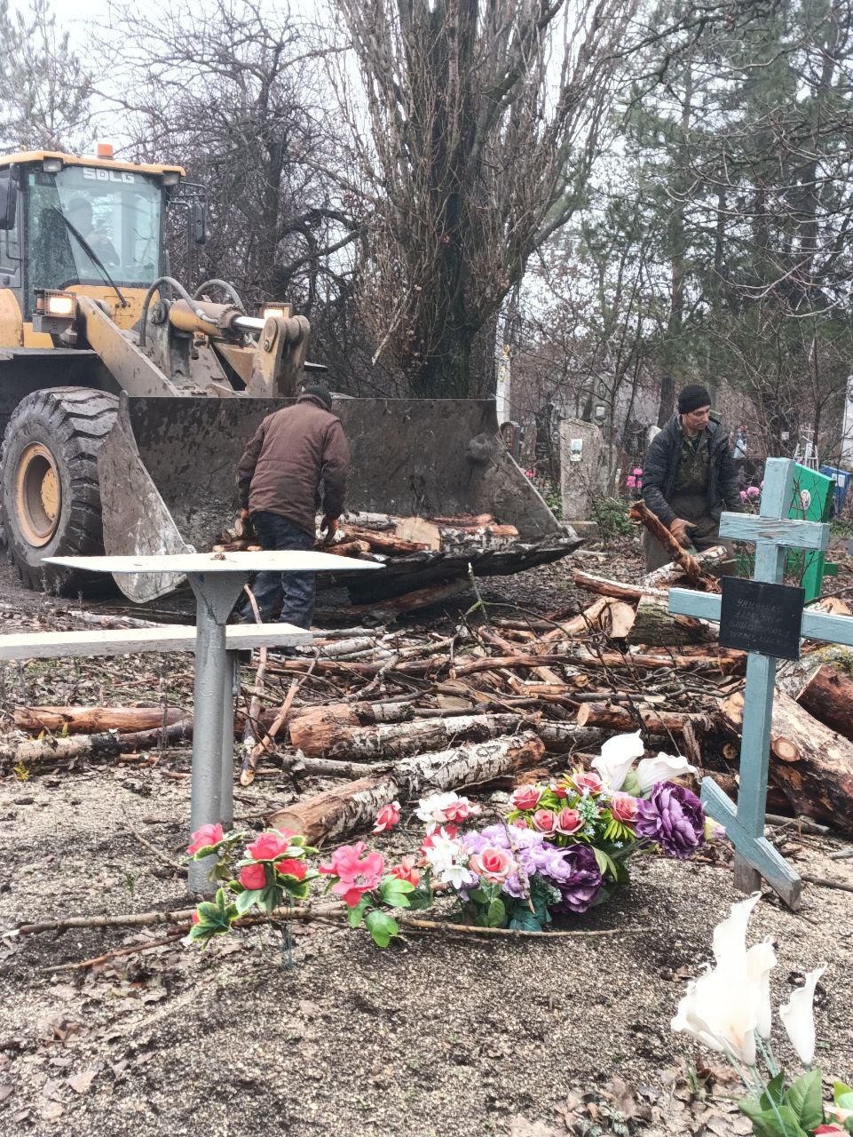 Андрей Рубанцов: В рамках плановых сезонных работ по благоустройству городского округа, особое внимание всегда уделяется территории кладбищ Андрей Рубанцов: В рамках плановых сезонных работ по благоустройству городского округа, особое внимание всегда уделяется территории кладбищ