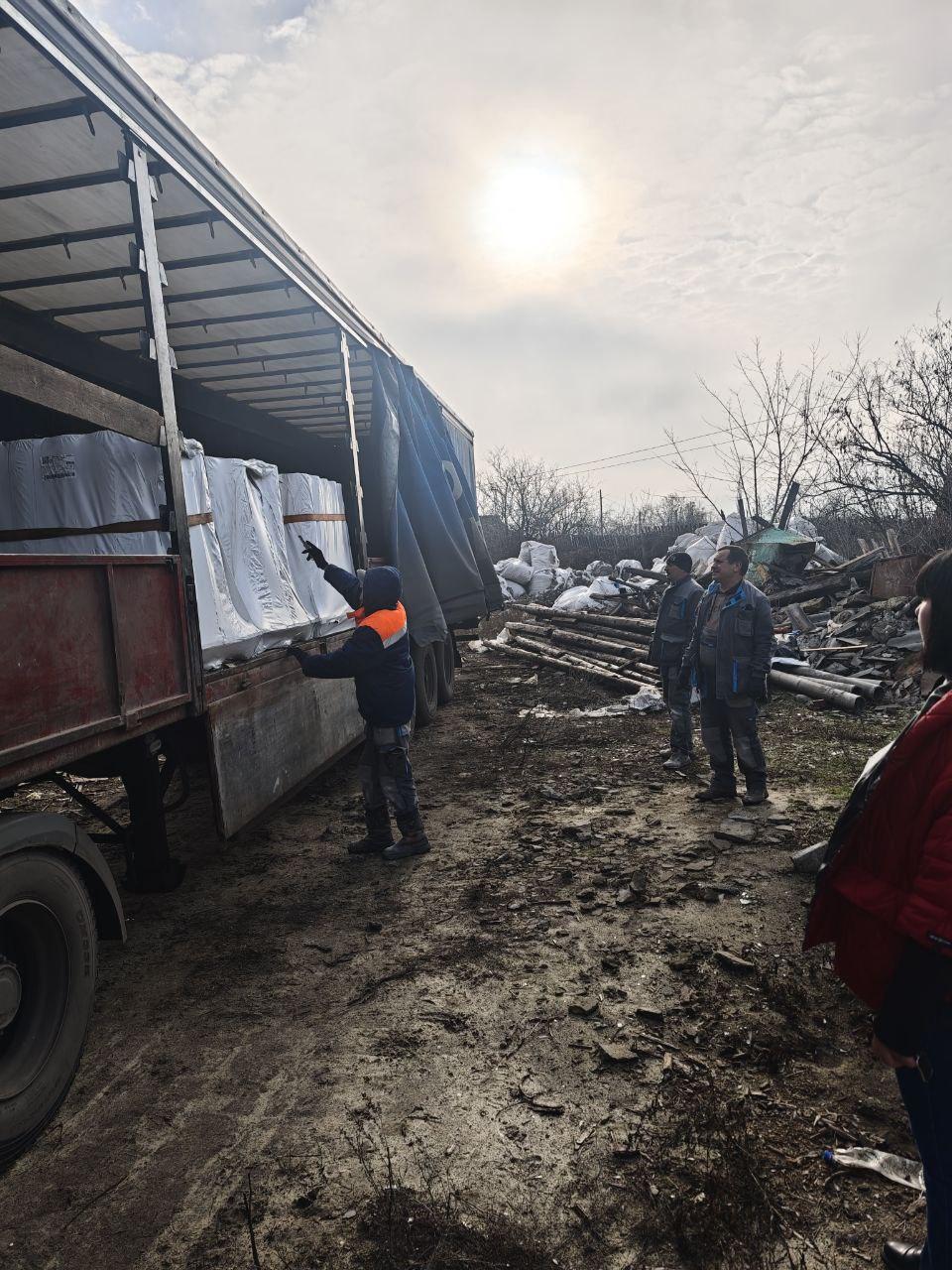 Партия стройматериалов от региона-шефа прибыла в Перевальск Партия стройматериалов от региона-шефа прибыла в Перевальск