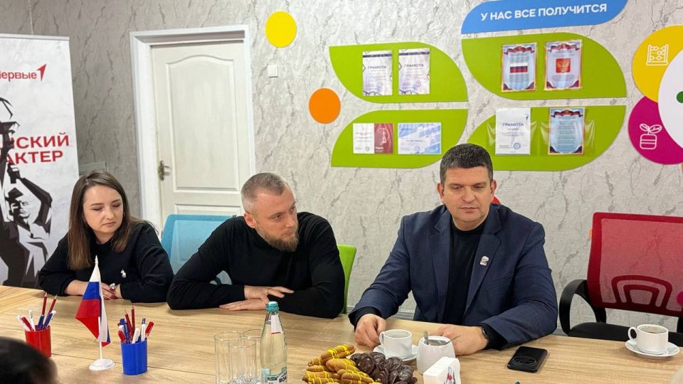 Максим Величко: В рамках государственной программы «Развитие образования» и партийного проекта «Новая школа» состоялся рабочий выезд по объектам, где завершён капитальный ремонт систем отопления Максим Величко: В рамках государственной программы «Развитие образования» и партийного проекта «Новая школа» состоялся рабочий выезд по объектам, где завершён капитальный ремонт систем отопления