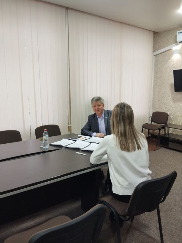 В Марковке проходит декада приемов граждан, посвященных Дню рождения партии В Марковке проходит декада приемов граждан, посвященных Дню рождения партии