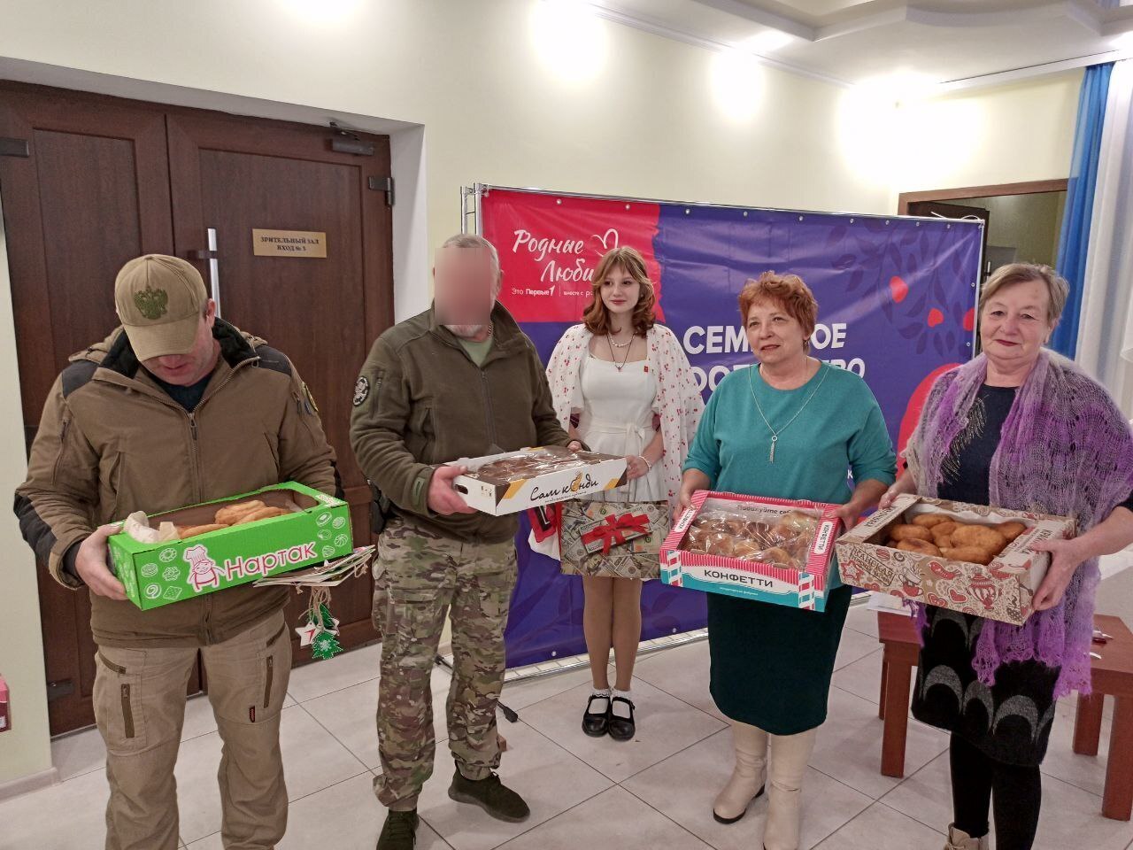 Меловские единороссы передали бойцам теплые вещи и сладости в рамках акции «Zа Победу» Меловские единороссы передали бойцам теплые вещи и сладости в рамках акции «Zа Победу»