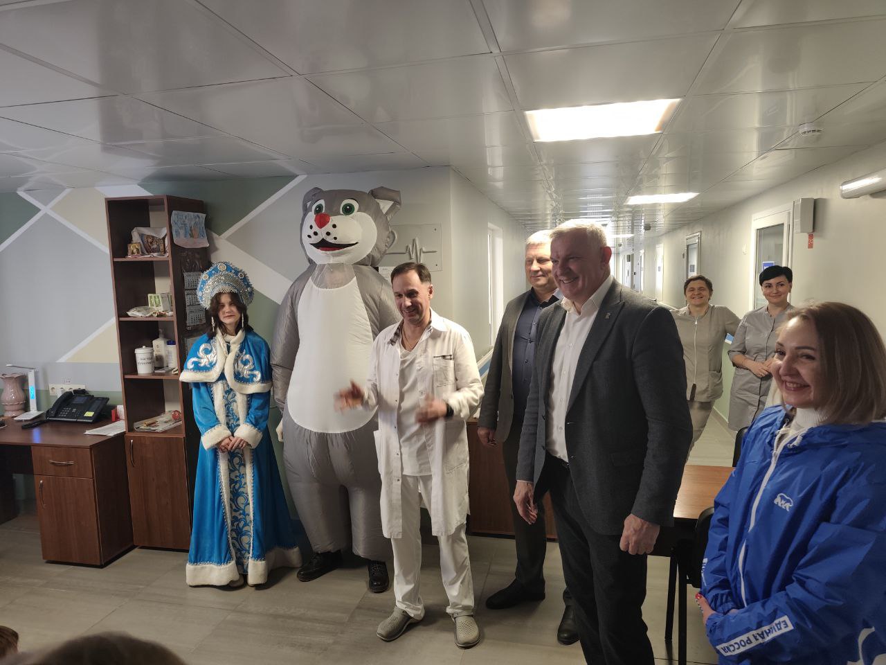 Дети из Детского отделения в Краснодоне получили призы из «Коробки храбрости» в ходе яркого детского мероприятия Дети из Детского отделения в Краснодоне получили призы из «Коробки храбрости» в ходе яркого детского мероприятия