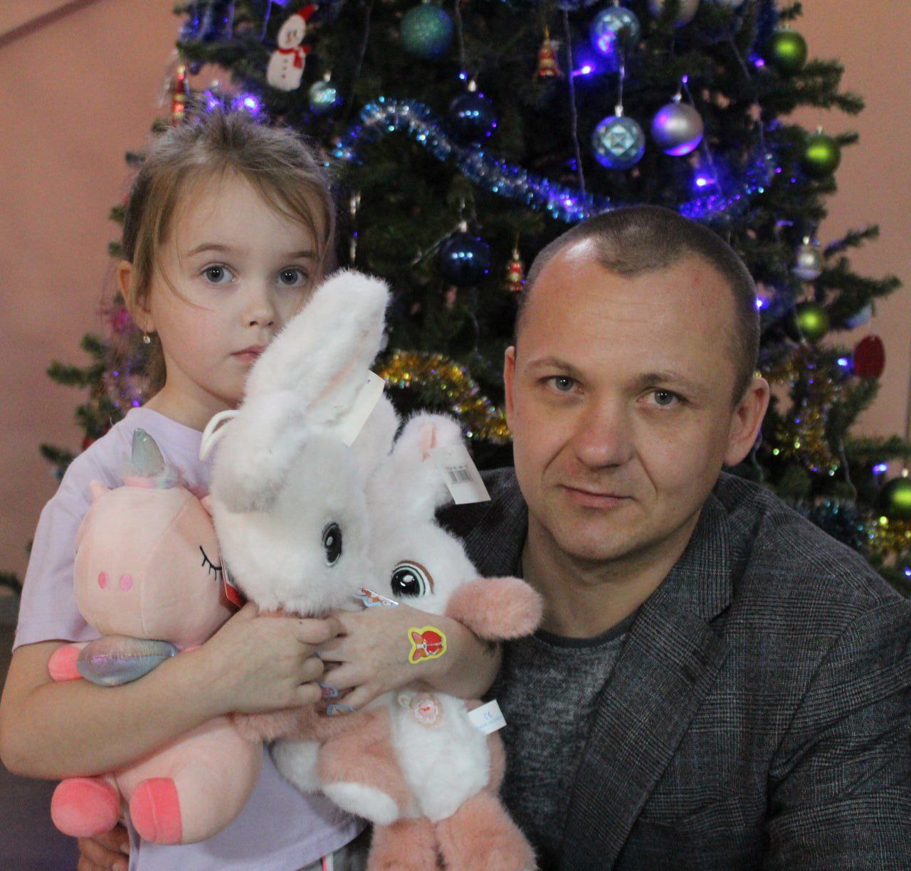 Призы за смелость получили юные северодончане в рамках Всероссийской благотворительной акции «Коробка храбрости», инициированной партией «ЕДИНАЯ РОССИЯ» Призы за смелость получили юные северодончане в рамках Всероссийской благотворительной акции «Коробка храбрости», инициированной партией «ЕДИНАЯ РОССИЯ»