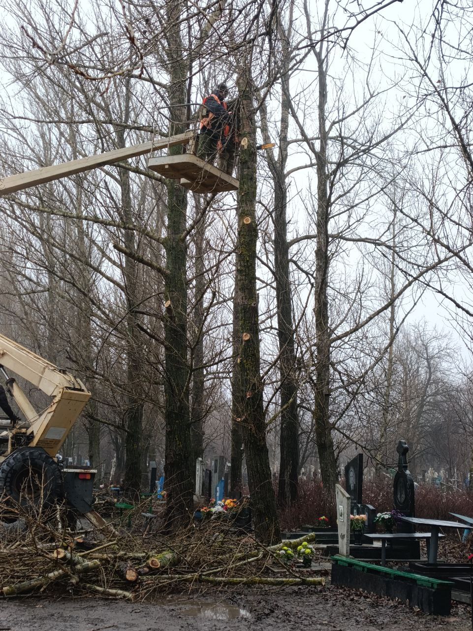 Андрей Рубанцов: В рамках плановых сезонных работ по благоустройству городского округа, особое внимание всегда уделяется территории кладбищ Андрей Рубанцов: В рамках плановых сезонных работ по благоустройству городского округа, особое внимание всегда уделяется территории кладбищ