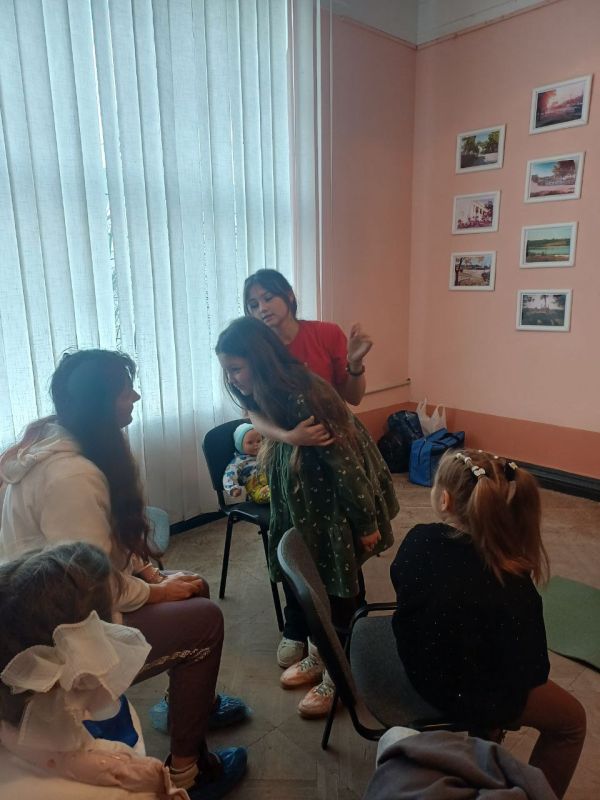 Инструкторы Школы медицины катастроф совместили празднование Дня матери с мастер-классами по первой помощи Инструкторы Школы медицины катастроф совместили празднование Дня матери с мастер-классами по первой помощи