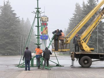 Сергей Колягин: Зима уже вступила в свои права, а это значит, что для сотрудников Муниципального унитарного предприятия «Комбинат коммунальных услуг города Первомайска» настало время подготавливать наш любимый город к...