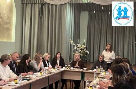 Инна Швенк: В честь Дня Матери в ГБОУ ЛНР «Луганская специальная (коррекционная) школа-интернат» состоялась «Родительская гостиная», инициированная Уполномоченным по правам ребёнка в Луганской Народной Республике Инной...