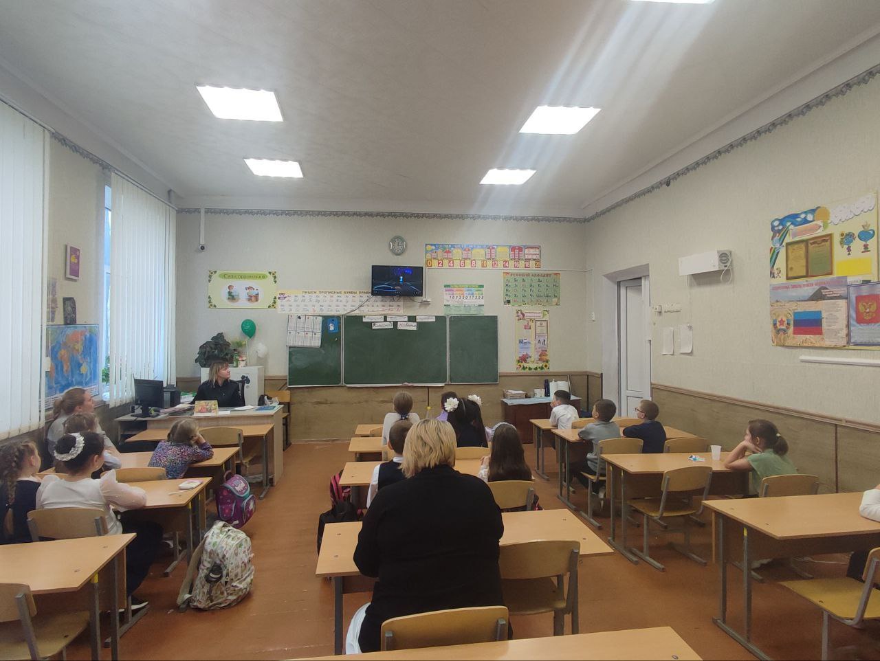 Урок безопасности для юных пешеходов Урок безопасности для юных пешеходов