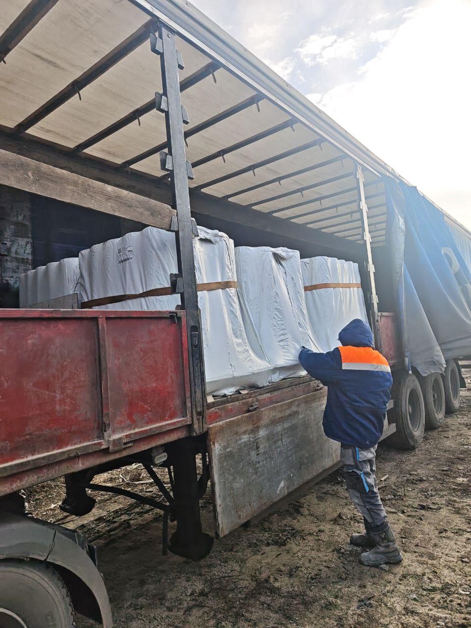 Партия стройматериалов от региона-шефа прибыла в Перевальск Партия стройматериалов от региона-шефа прибыла в Перевальск