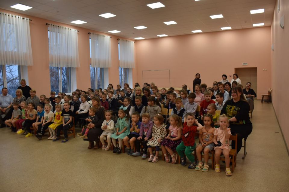 В Брянковском УВК № 10 под эгидой партии «Единая Россия» прошло мероприятие, приуроченное к Международному дню людей с ограниченными возможностями здоровья, который отмечается 3 декабря В Брянковском УВК № 10 под эгидой партии «Единая Россия» прошло мероприятие, приуроченное к Международному дню людей с ограниченными возможностями здоровья, который отмечается 3 декабря