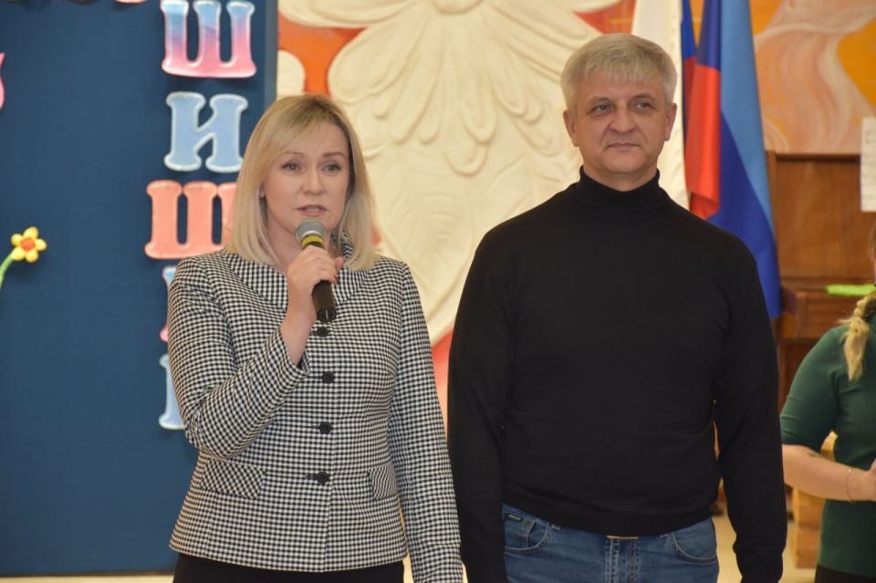 В Брянковском УВК № 10 под эгидой партии «Единая Россия» прошло мероприятие, приуроченное к Международному дню людей с ограниченными возможностями здоровья, который отмечается 3 декабря В Брянковском УВК № 10 под эгидой партии «Единая Россия» прошло мероприятие, приуроченное к Международному дню людей с ограниченными возможностями здоровья, который отмечается 3 декабря
