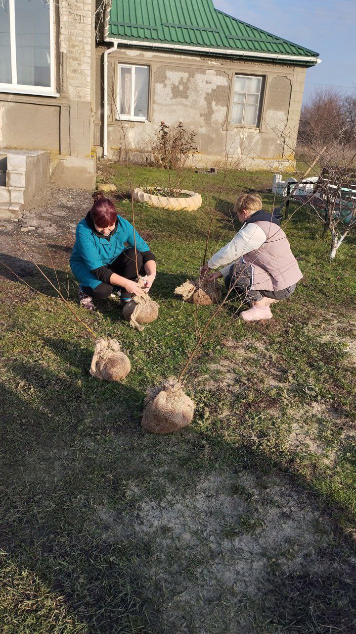 Распасеевский отдел по жизнеобеспечению территорий, совместно с семьями участников СВО, приняли участие в высадке берез Распасеевский отдел по жизнеобеспечению территорий, совместно с семьями участников СВО, приняли участие в высадке берез