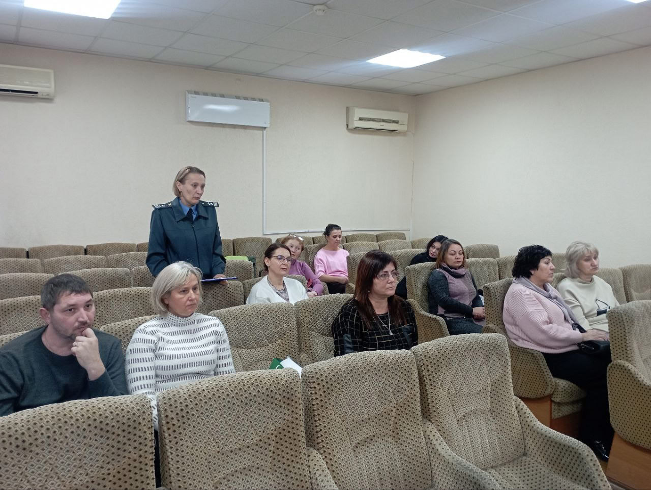 Введение карантинного фитосанитарного режима в Луганске обсуждали на заседании комиссии по ликвидации ЧС Введение карантинного фитосанитарного режима в Луганске обсуждали на заседании комиссии по ликвидации ЧС