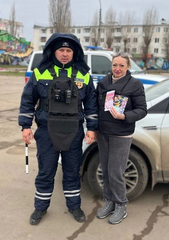 111Дорожные полицейские Рубежного провели акцию «Моя мама за рулём» 111Дорожные полицейские Рубежного провели акцию «Моя мама за рулём»