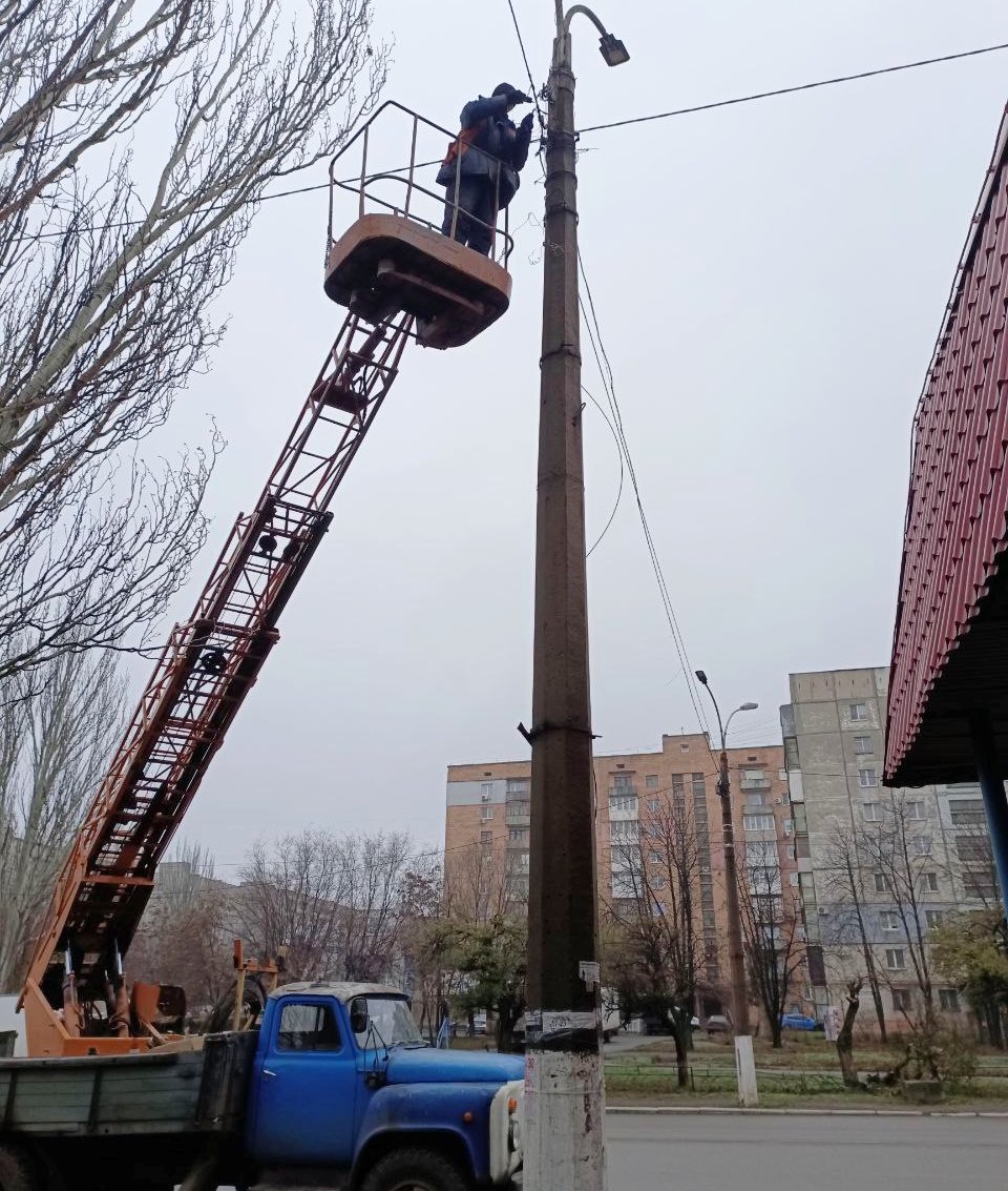 Коммунальные службы проводят работы на территории города