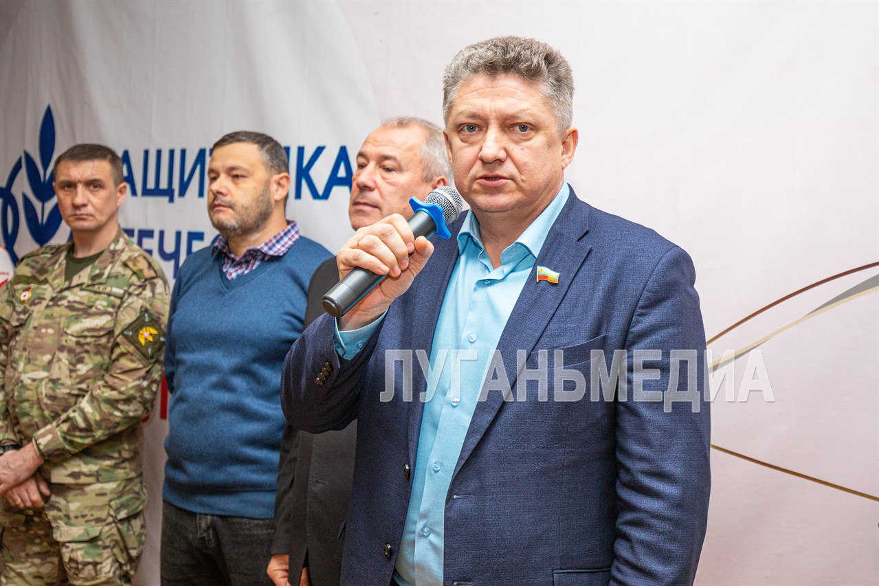 В Луганском лицее-интернате открылась выставка «Герои и подвиги» В Луганском лицее-интернате открылась выставка «Герои и подвиги»