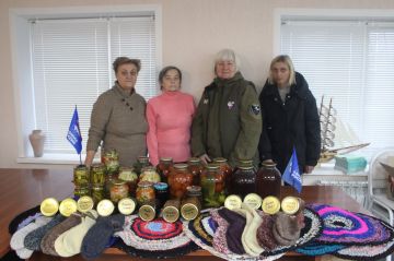 Единороссы Славяносербщины передали помощь бойцам в госпиталь