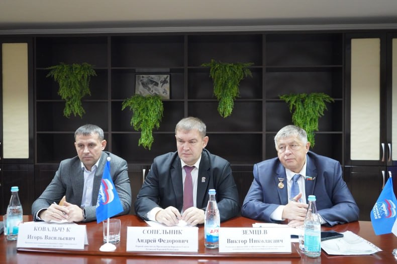 В Свердловской местной общественной приёмной «Единой России» продолжаются приемы граждан В Свердловской местной общественной приёмной «Единой России» продолжаются приемы граждан