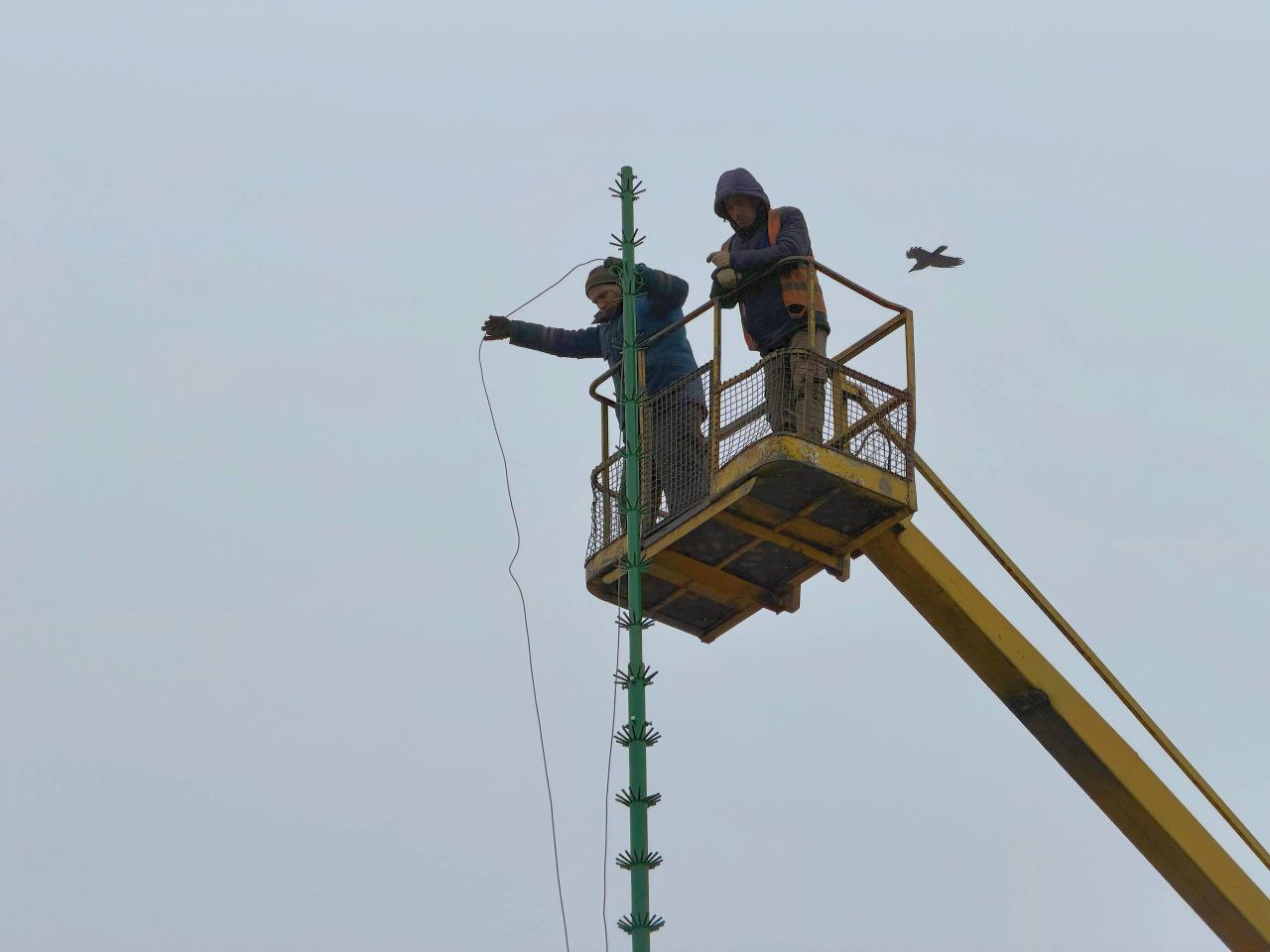 Сергей Колягин: Зима уже вступила в свои права, а это значит, что для сотрудников Муниципального унитарного предприятия «Комбинат коммунальных услуг города Первомайска» настало время подготавливать наш любимый город к... Сергей Колягин: Зима уже вступила в свои права, а это значит, что для сотрудников Муниципального унитарного предприятия «Комбинат коммунальных услуг города Первомайска» настало время подготавливать наш любимый город к...