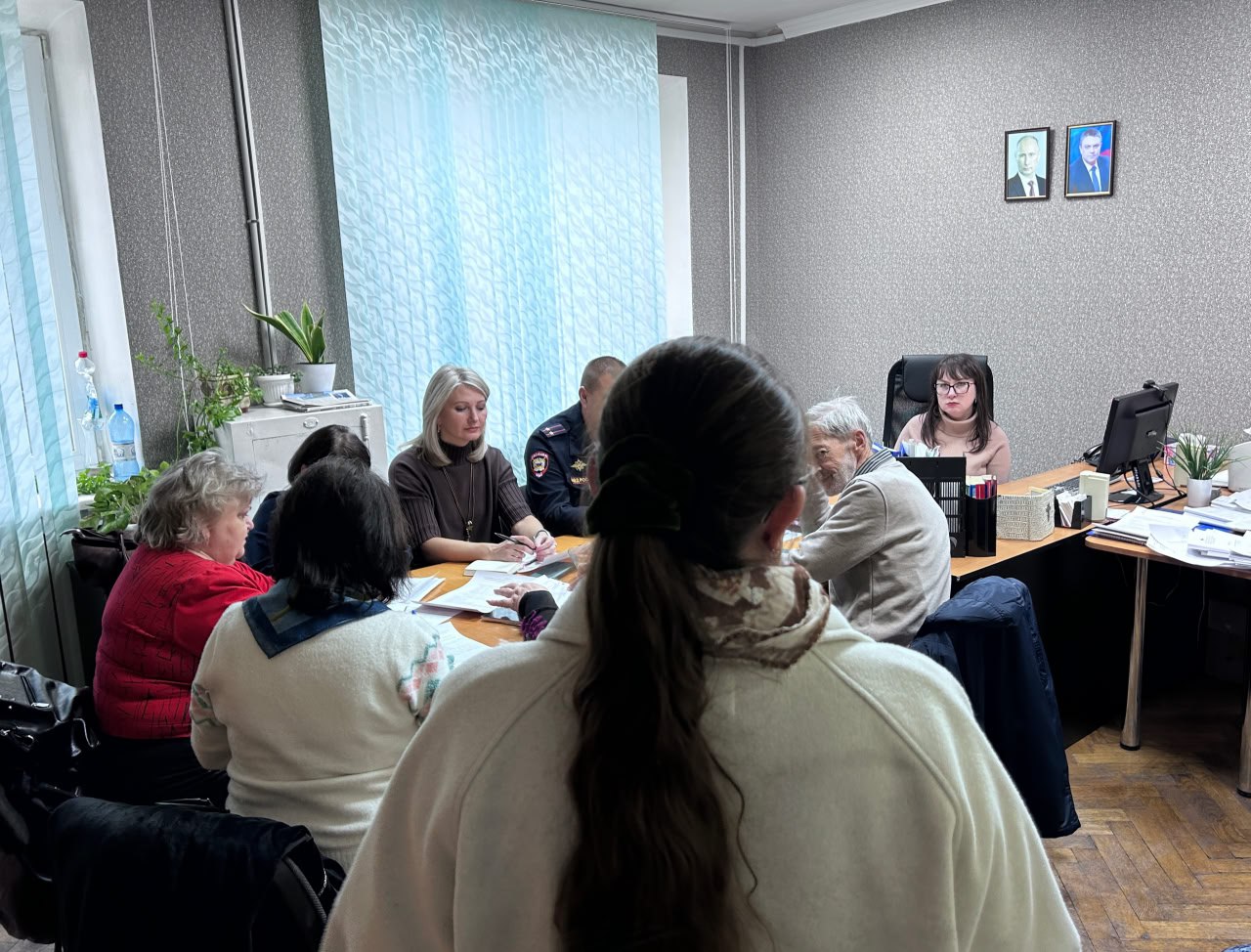 02 декабря 2025 в Администрации Краснолучского городского округа прошло заседание комиссии по делам несовершеннолетних и защите их прав 02 декабря 2025 в Администрации Краснолучского городского округа прошло заседание комиссии по делам несовершеннолетних и защите их прав