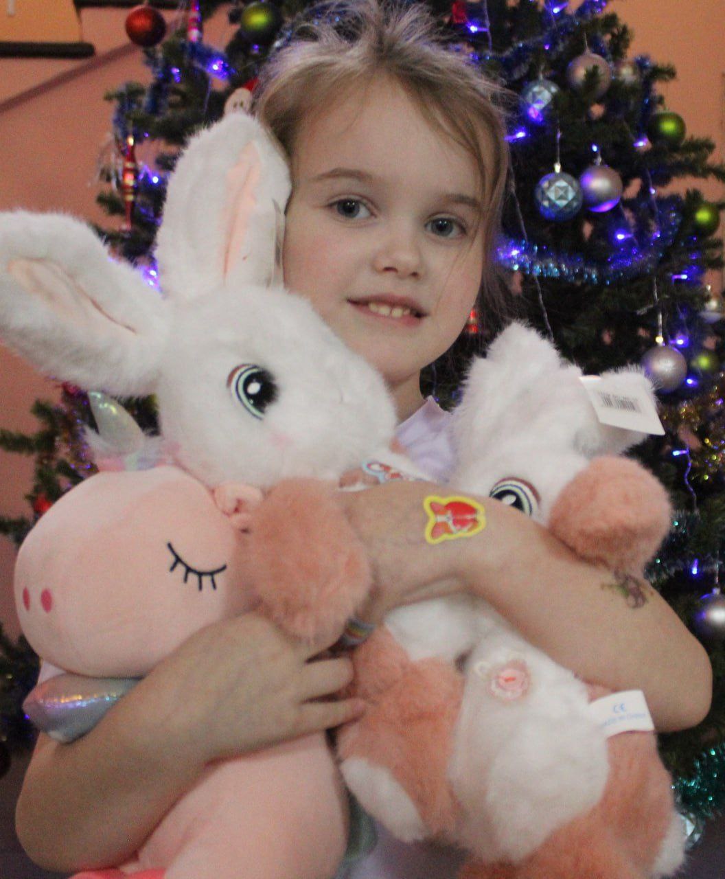 Призы за смелость получили юные северодончане в рамках Всероссийской благотворительной акции «Коробка храбрости», инициированной партией «ЕДИНАЯ РОССИЯ» Призы за смелость получили юные северодончане в рамках Всероссийской благотворительной акции «Коробка храбрости», инициированной партией «ЕДИНАЯ РОССИЯ»