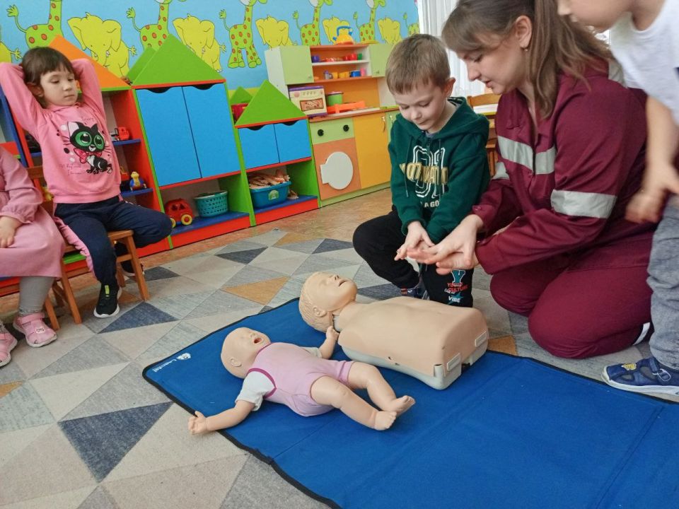 Инструкторы Школы медицины катастроф совместили празднование Дня матери с мастер-классами по первой помощи Инструкторы Школы медицины катастроф совместили празднование Дня матери с мастер-классами по первой помощи