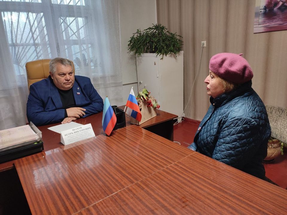 Продолжается декада приёмов граждан, посвященная Дню рождения партии "Единая Россия" Продолжается декада приёмов граждан, посвященная Дню рождения партии "Единая Россия"